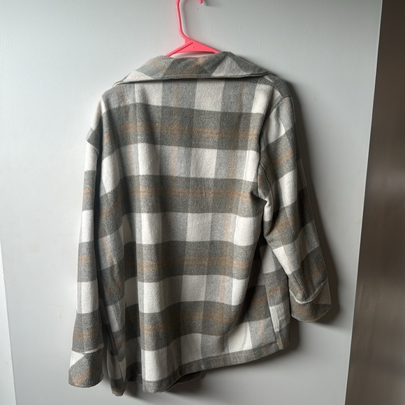 Thick button up cover up sweater - Picture 2 of 2